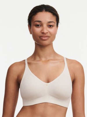 White Chantelle Comfort Chic Back Smoothing Full Support Wireless Women Bras | EPK6642YA